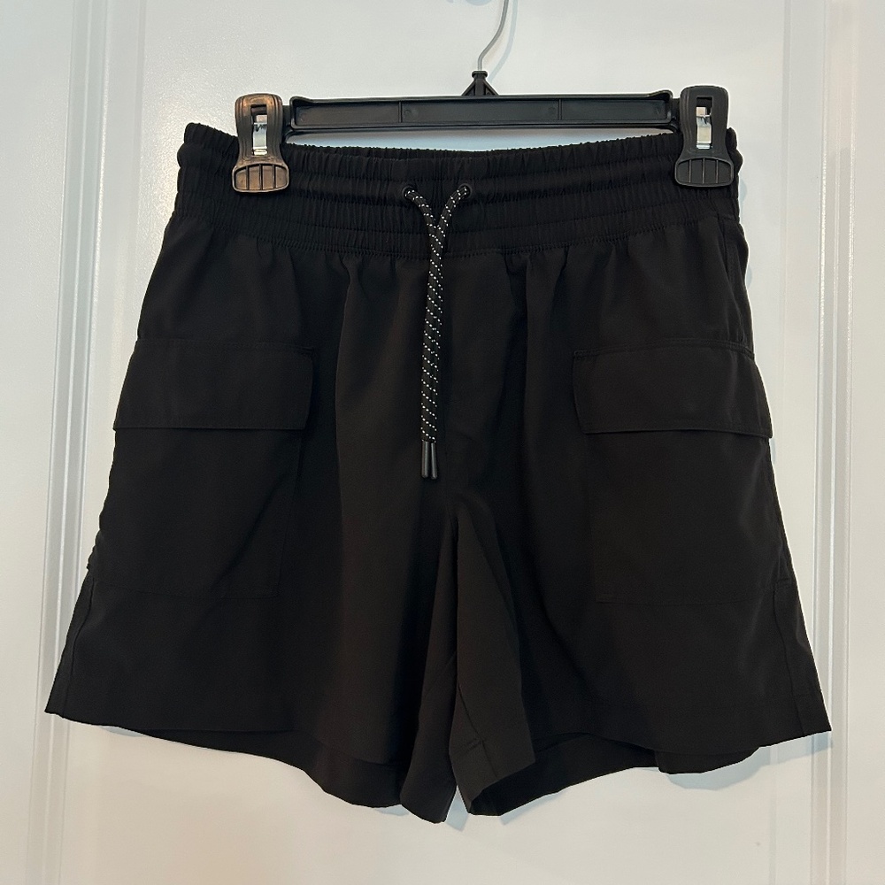 Old Navy Active stretch tech elastic waist shorts